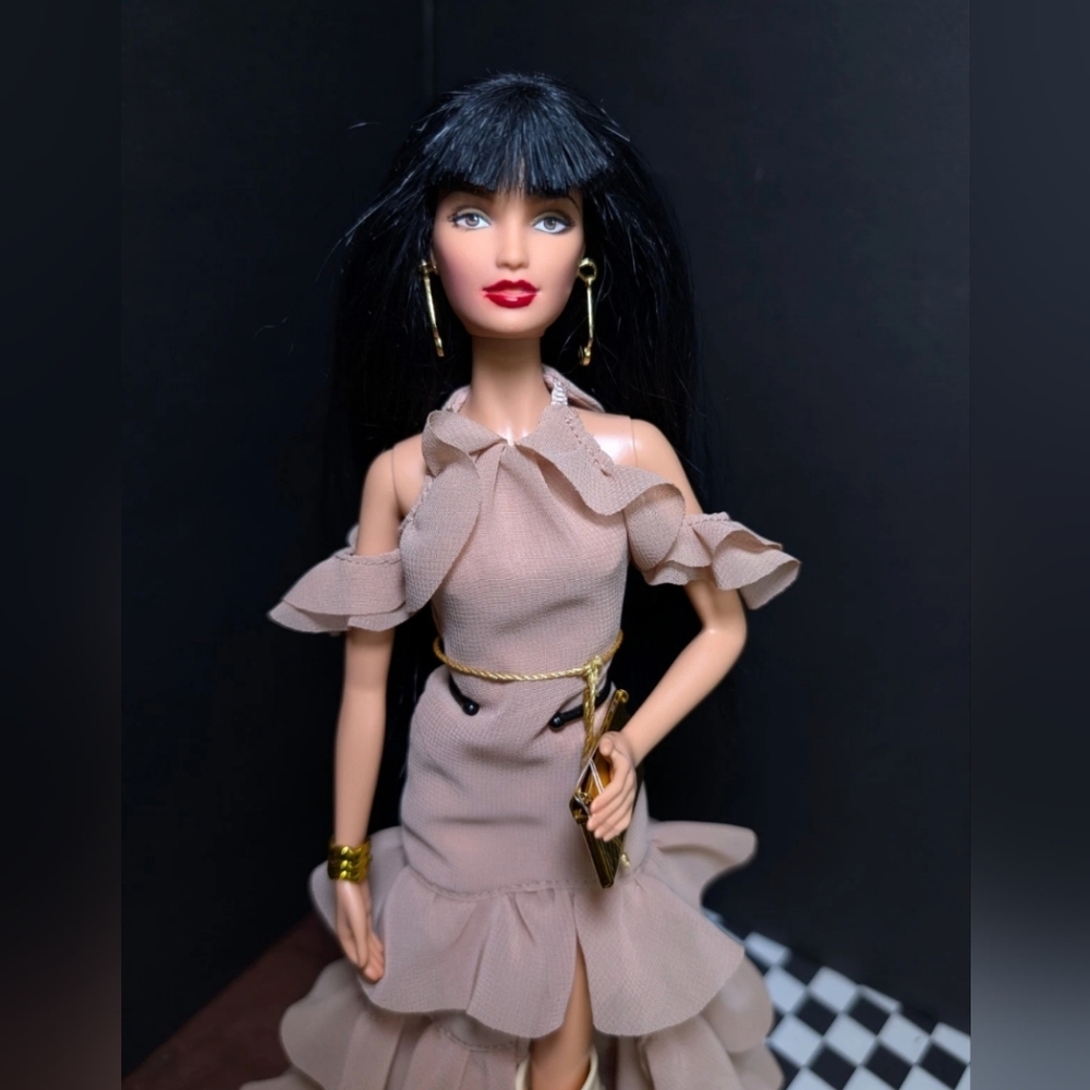 2006 Anna Sui Boho Barbie Restyled in Barbiestyle Brooklyn CM Outfit - Picture 2 of 13